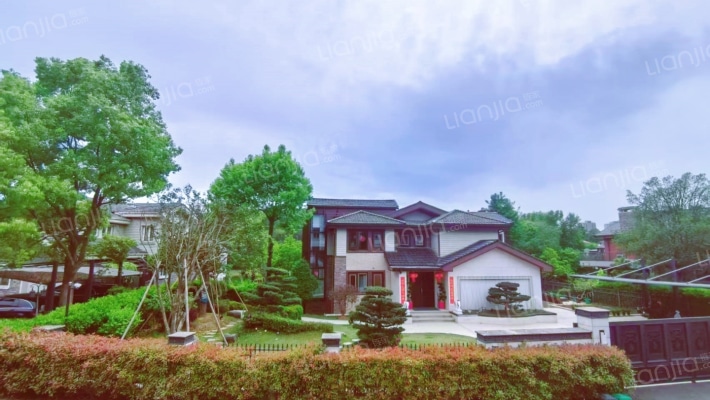 白云深处外景图