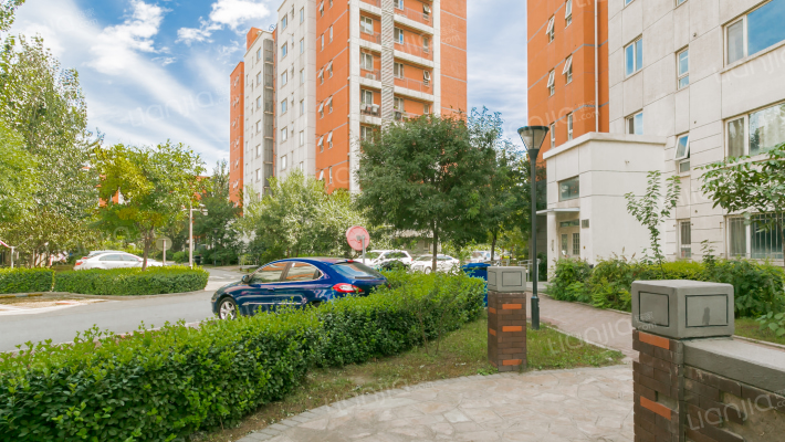 领秀慧谷B区外景图