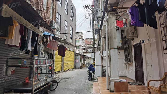 后厅衙巷外景图