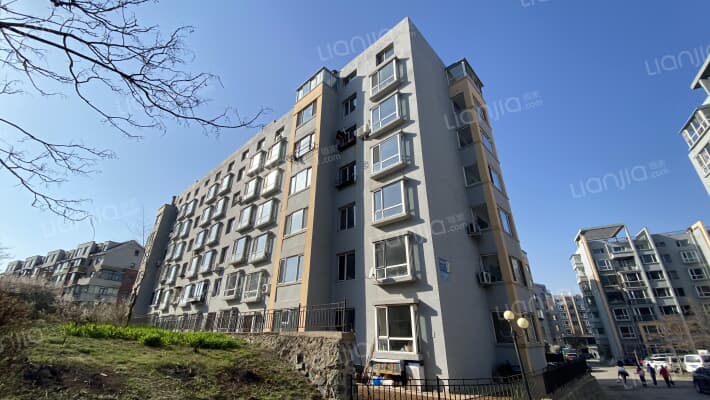 彤利山水绿阁外景图