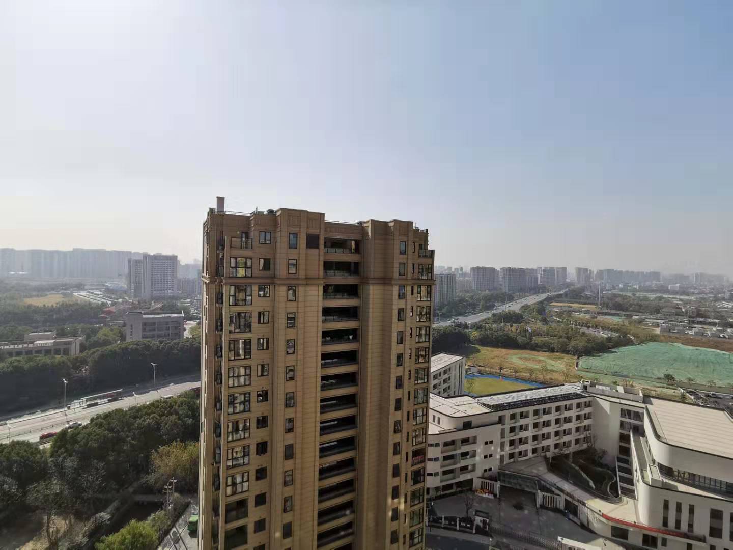 港龙城小区实景 3