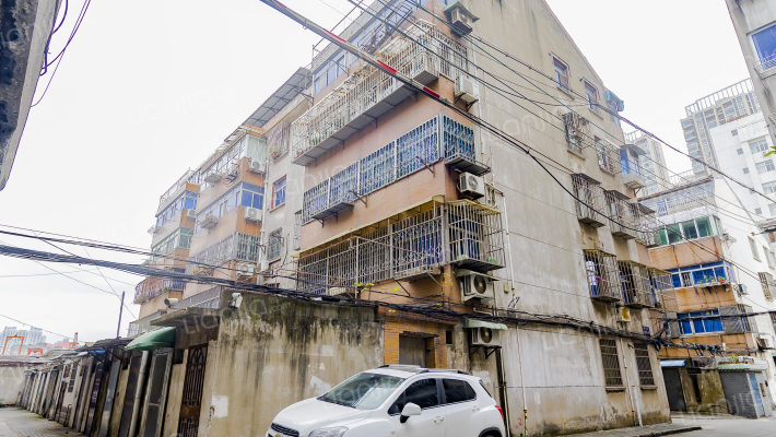 解放路19号小区外景图