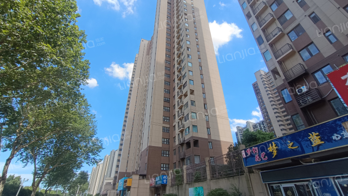 依云和府外景图