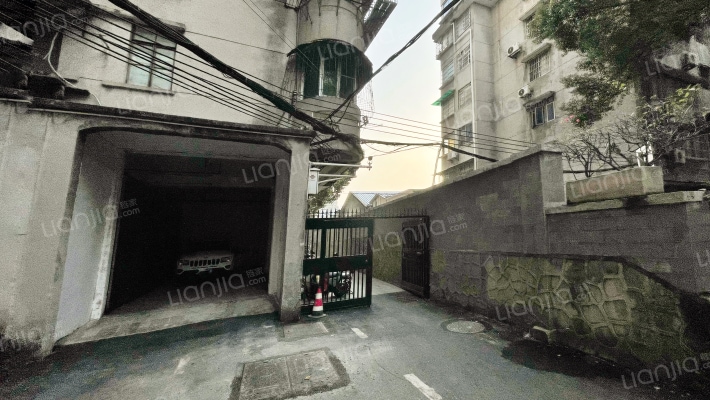 东风东路754号之一大院外景图