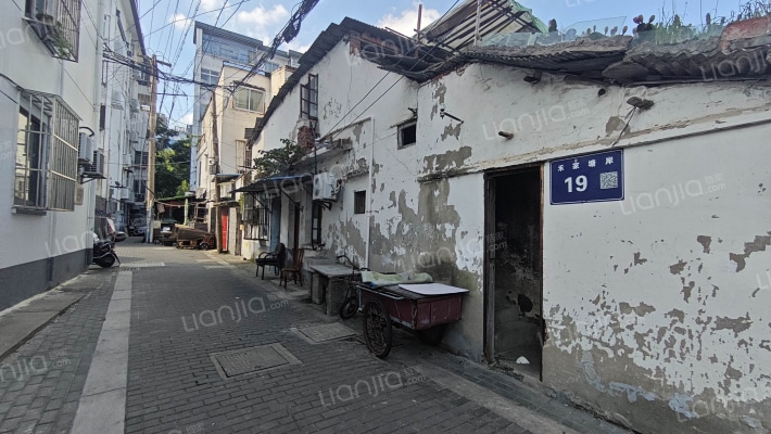 禾家塘岸外景图