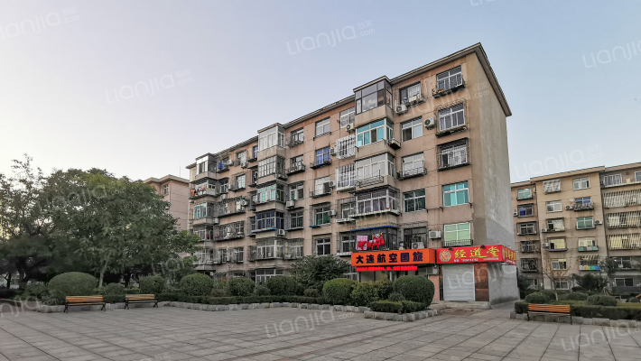 育红小区外景图