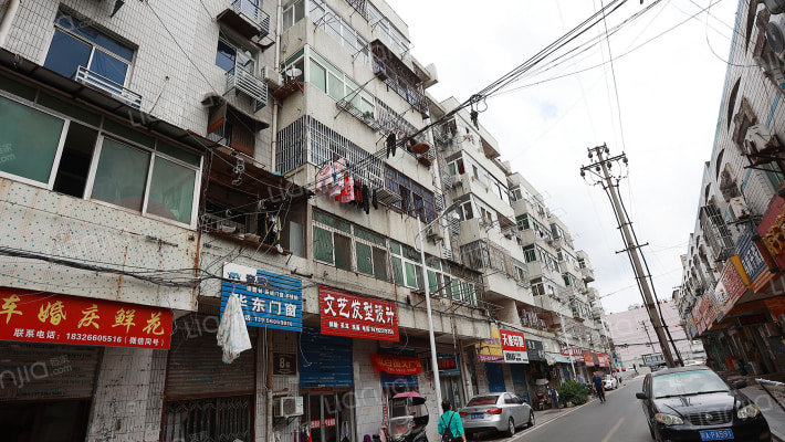 隆岗开发区马岗综合楼外景图