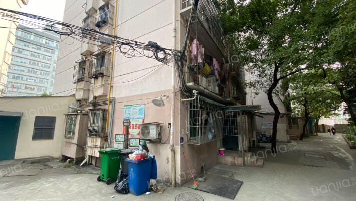 市妇幼保健院宿舍外景图