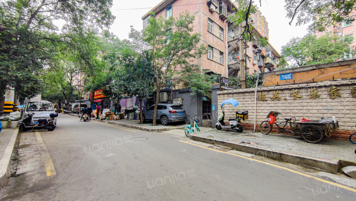 邮政局家属院外景图