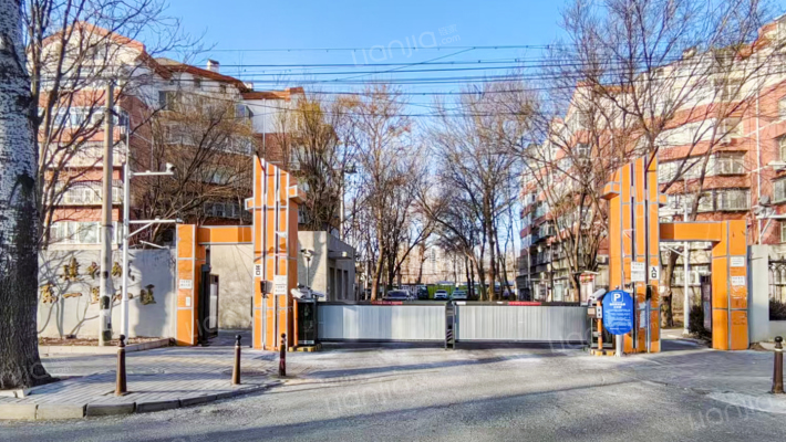 建材城东一里西院外景图