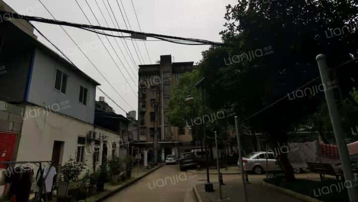 构二宿舍外景图