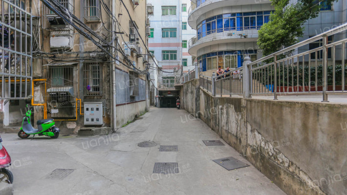 南昌市第一医院小区外景图