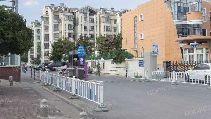 春江新城隐龙坊外景图