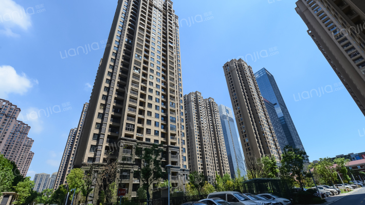 东方蓝海六期外景图