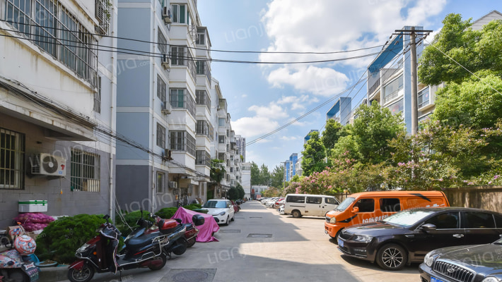 百大职工宿舍外景图