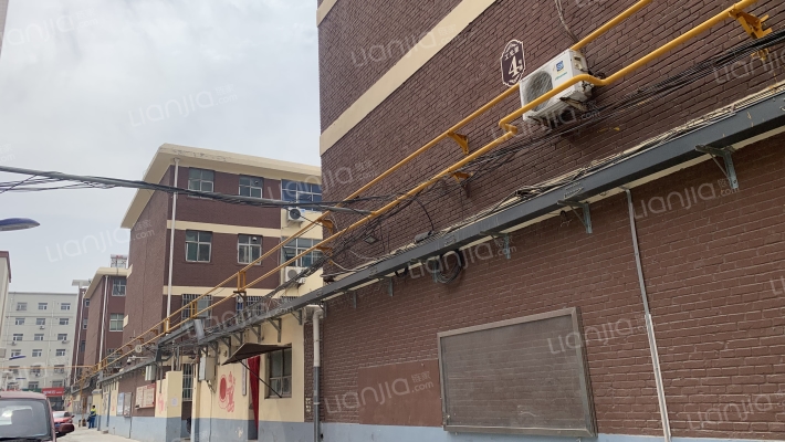 建材厂家属楼外景图