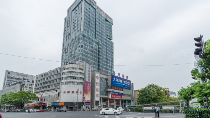 香港广场外景图