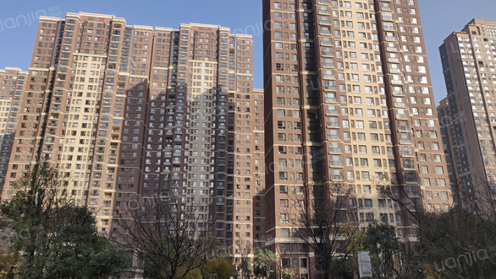 金地褐石外景图