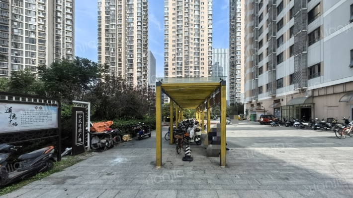 晴川大厦外景图