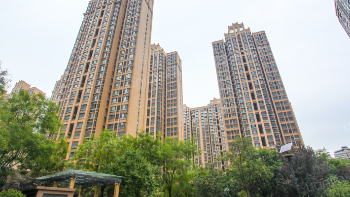 阳光城8号院东院外景图