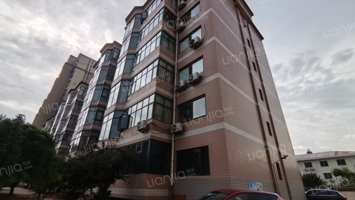 华能宿舍外景图