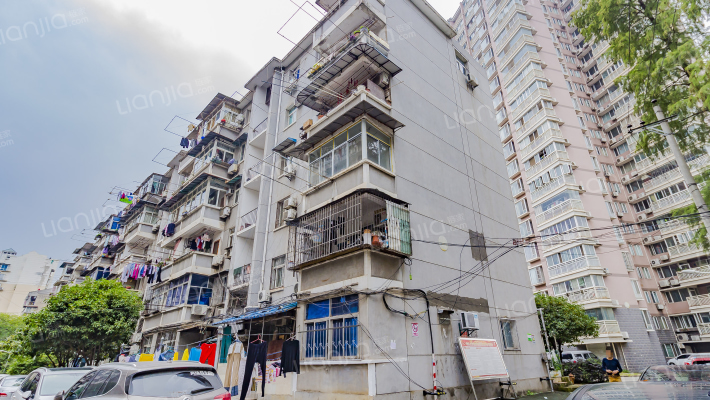 东湖村军转小区外景图