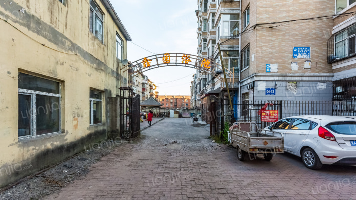 鸡场小区外景图