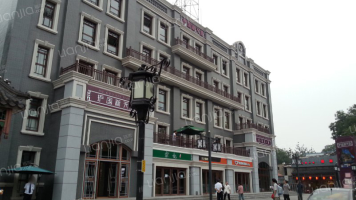 护国寺大街外景图