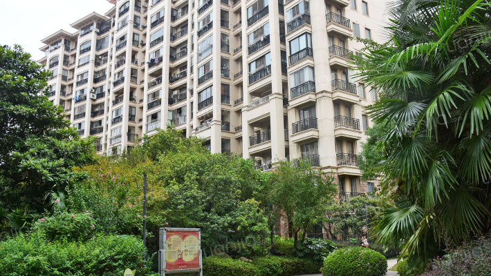 世纪风情艾溪安麓外景图