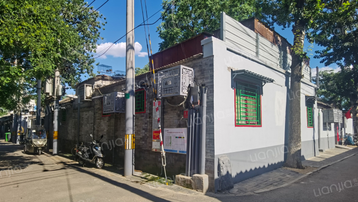 东高房胡同外景图