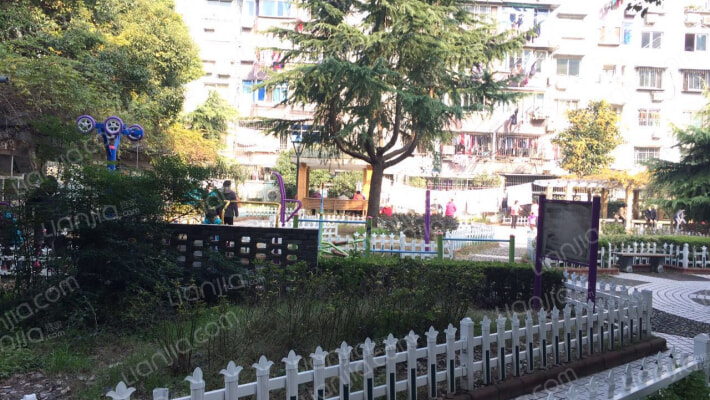 灵石小区外景图