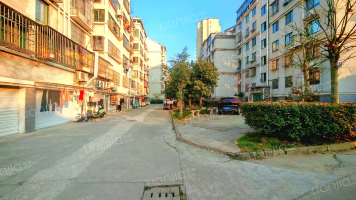 金龙公寓一区外景图