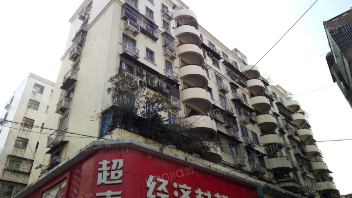 云苑大厦外景图