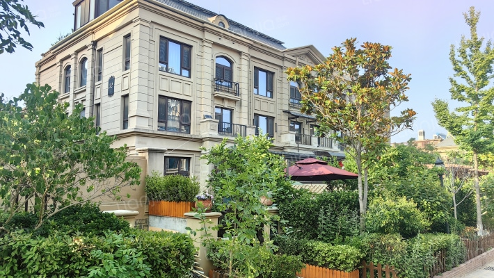 中海国际铂宫别墅外景图