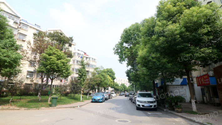 百水芊城向水坊外景图