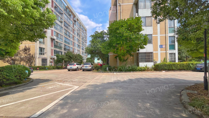 金色庭园外景图