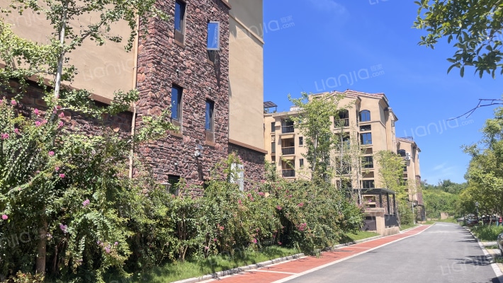 上邦高尔夫温泉公馆外景图