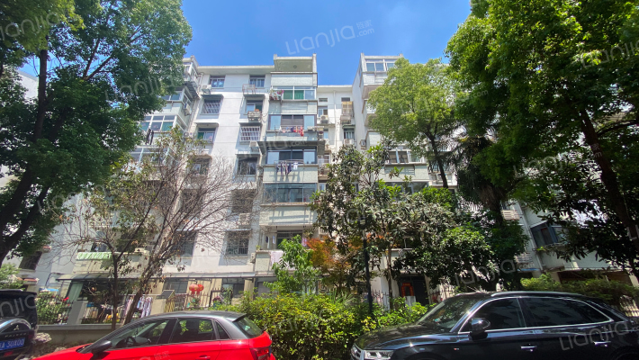 琥珀潭村外景图