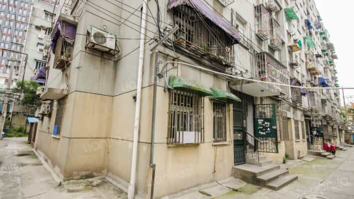 南京财经大学教师宿舍外景图