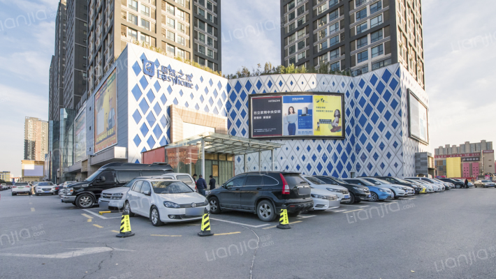 商都世贸中心外景图