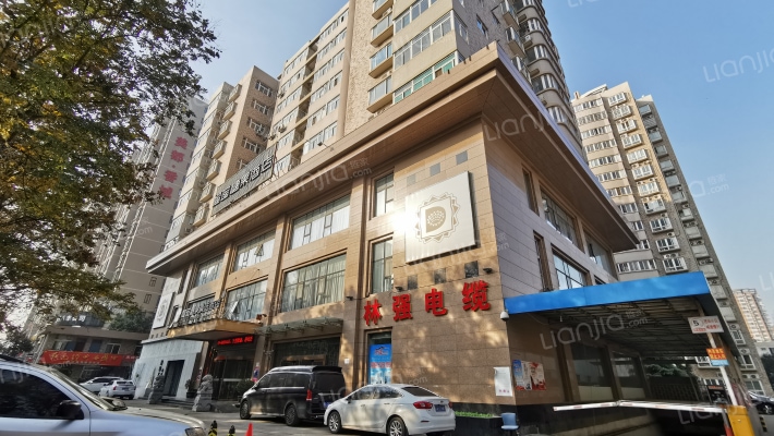 亚冠大厦外景图