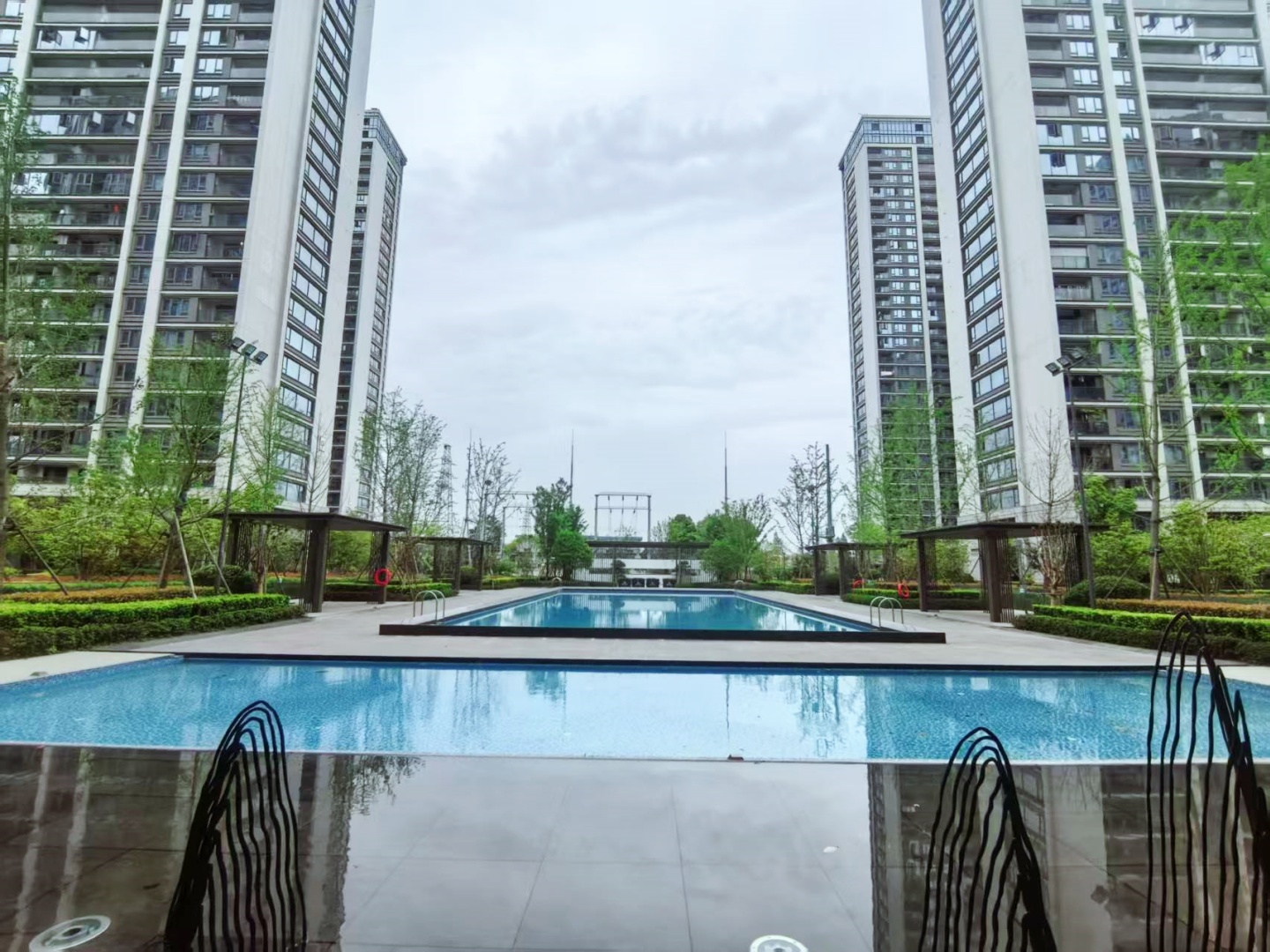 South Lake Moon  compound photo 2