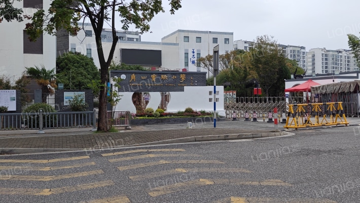 华丽家族太湖上景花园2区外景图