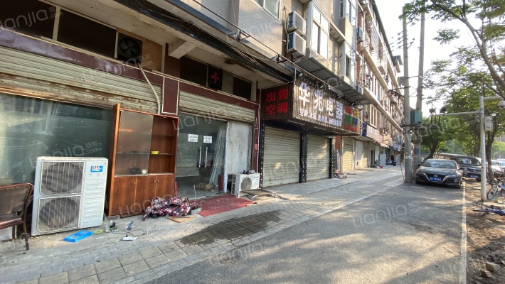 长虹桥37到106号外景图