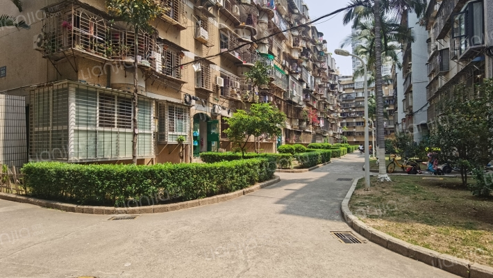 育秀里小区外景图