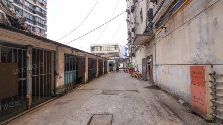 邮建宿舍外景图