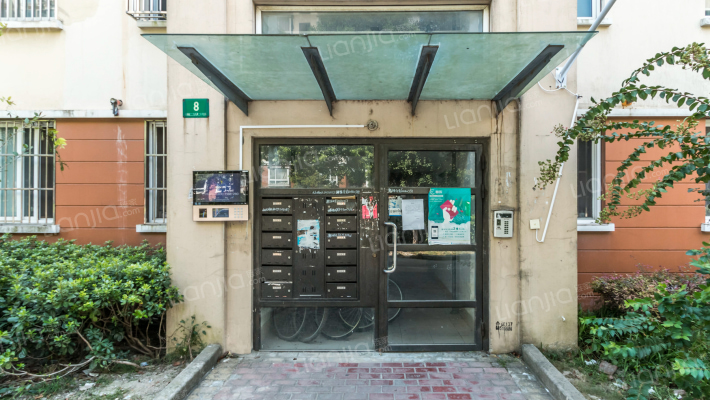 水榭花堤外景图