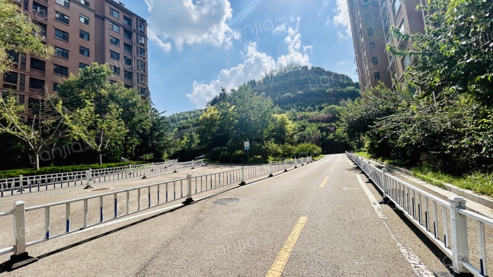 涵玉翠岭外景图