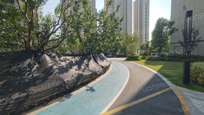 阳光城兴耀花漾里外景图