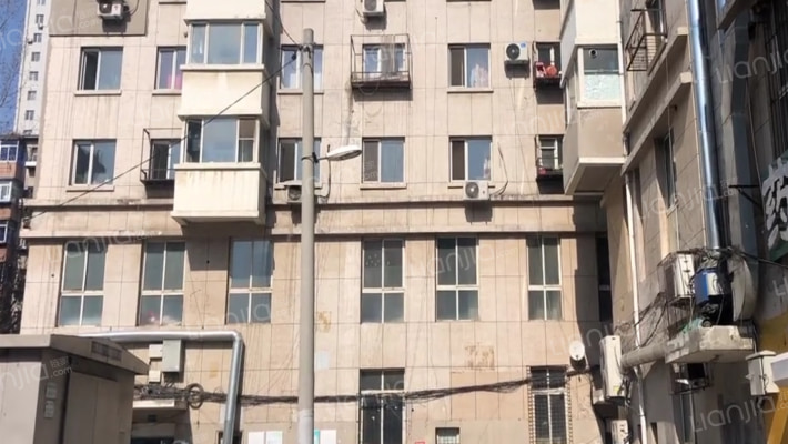 云峰明居外景图